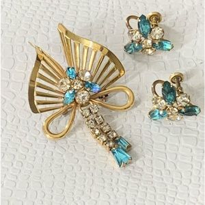 Stunning Vintage 1/20 12K Gold Filled Blue With Clear Rhinestone Brooch & Earrin